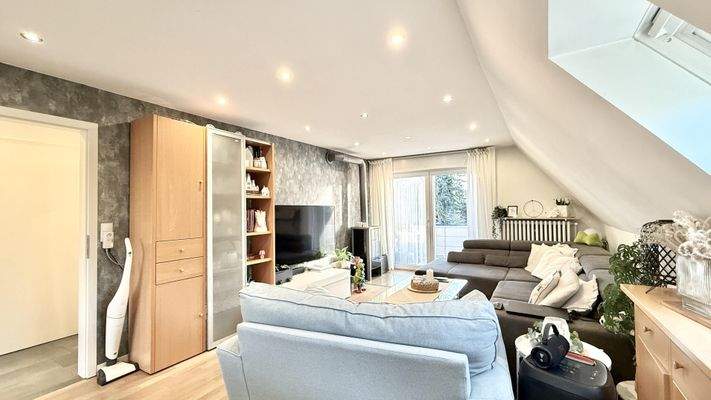 Wohnzimmer (Whg. OG)