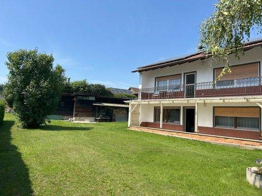 Ansicht Süd mit Holzschuppen