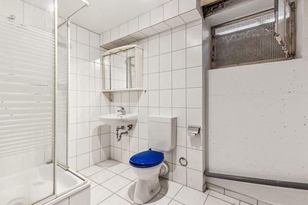 Duschbad im Souterrain/Kellerbereich 