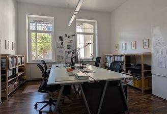 Schreibtischplätze Raum 2