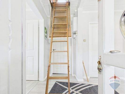 Treppe zum Spitzboden