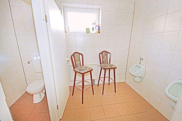 Herren-WC im EG