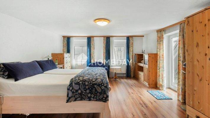 1. OG Elternschlafzimmer 1