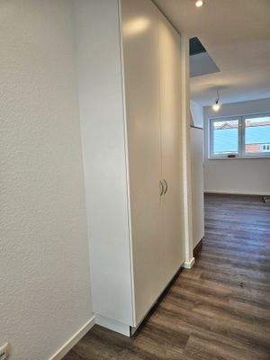 Flur mit Einbauschränken