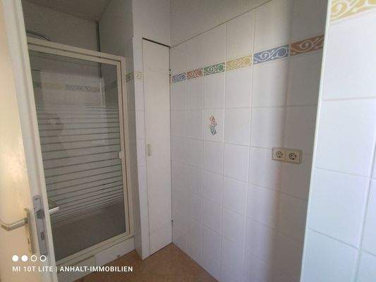 Eingang 4 - Einheit links (2)