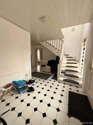 Treppe zum 1. Obergeschoss