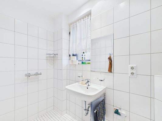 Gäste-Bad mit Dusche