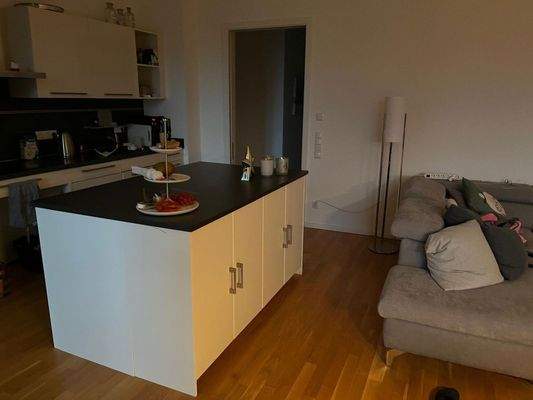 Kücheninsel vom Wohnzimmer aus