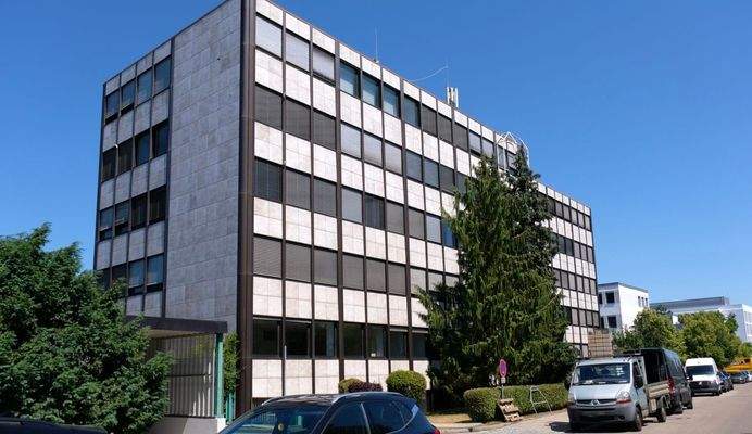 Gepflegtes Bürohaus