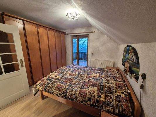 Schlafzimmer mit Zugang Balkon