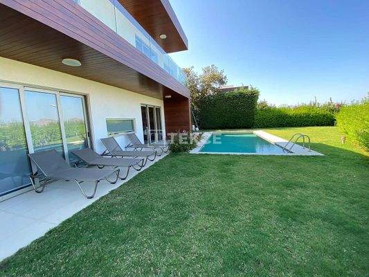Detached Villa with Private Pool Near Yalıkavak Marina