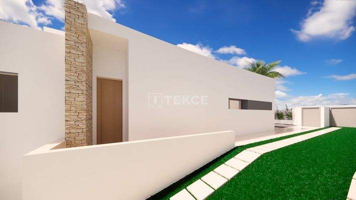 Detached Villas with Private Pools in Pinar de Campoverde Spain