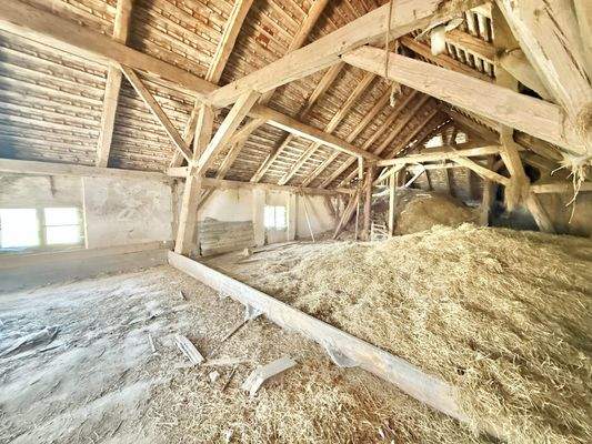 Dachboden der ehemaligen Stallungen