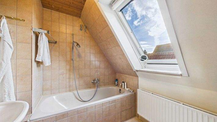 Wannenbad mit Tageslicht