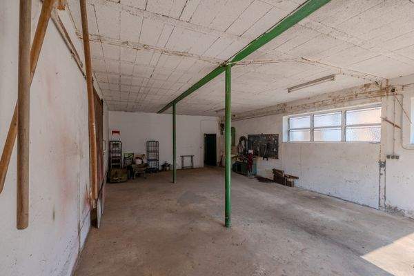 Lagerfläche Halle (2)