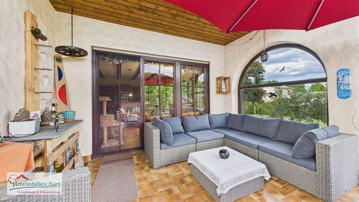 überdachte Terrasse