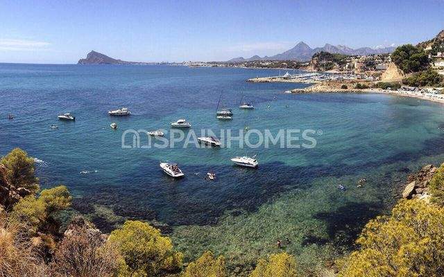 Flats with Eco-Friendly Design Close to Beach in Altea
