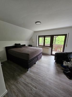 301 DG links Schlafzimmer
