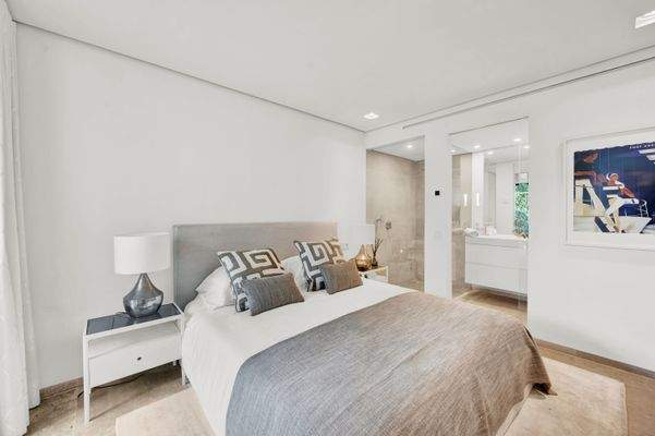 2nd Mater bedroom in apartment in Portals Nous 2