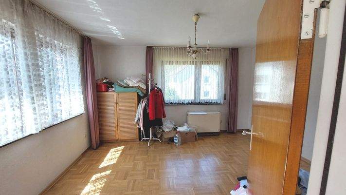 Schlafzimmer 2 im 1. OG