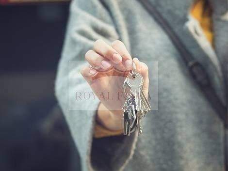 19Hand Frau schlüssel.jpg