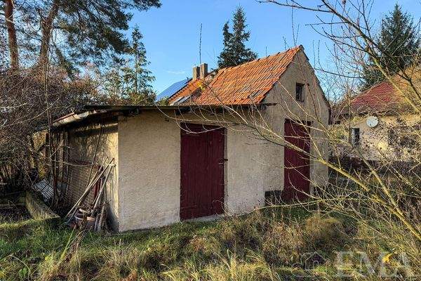 Blick zum Gartenhaus