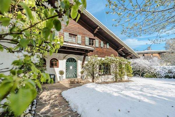 Außenansicht des Landhauses