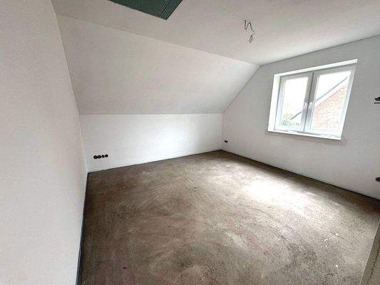 im OG wird einheitlicher Bodenbelag verlegt.jpg