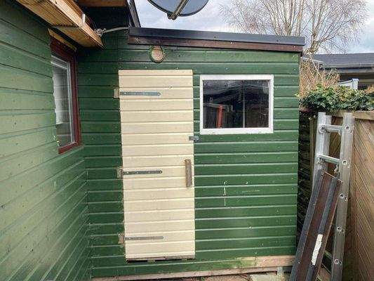 kleiner Abstellschuppen