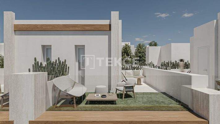 Townhouses in a Convenient Location in Santa Pola Alicante