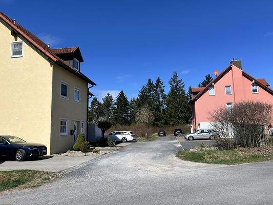 Zufahrt über einen Privatweg zum Grundstück