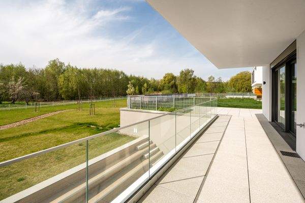 Loggia und privater Garten Wohnung 12