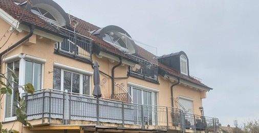 Hausansicht Balkonseite.jpg