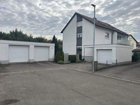 Garagen und Stellplätze