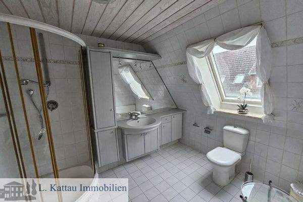 helles Tageslicht-Duschbad