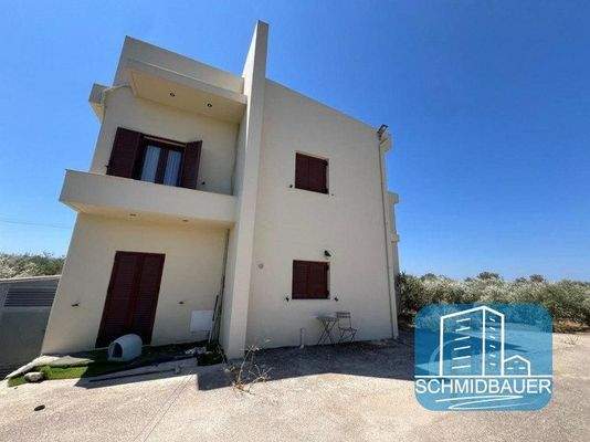 Kreta, Kapariana: Freistehendes Haus mit großem Garten am Ortsrand bei Mires