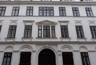 Biedermeier-Fassade (Baujahr 1828)