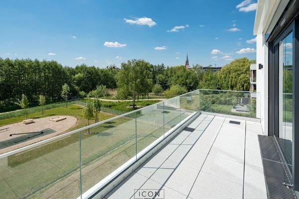 FREISITZ MIT BLICK RICHTUNG SEE & STADT