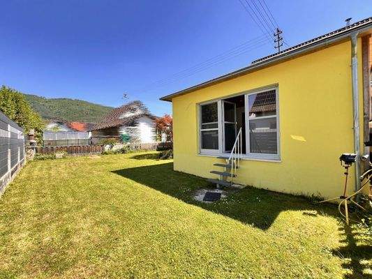 Anbau mit Gäste-/Jugend-/Ferienwohnung