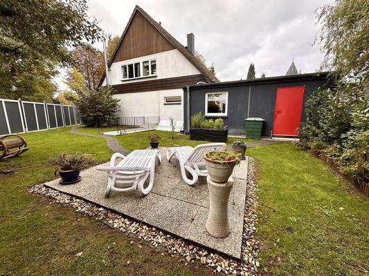 Gartenbereich hinter dem Haus