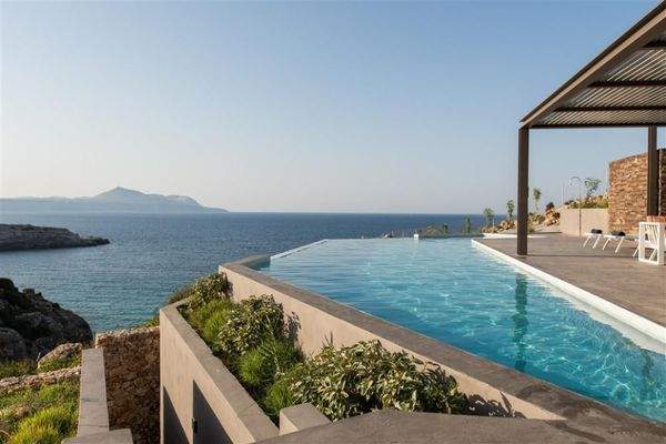 Kreta, Kokkino Chorio: Traumvilla mit makelloser Aussicht mit einer privaten Bucht zu verkaufen