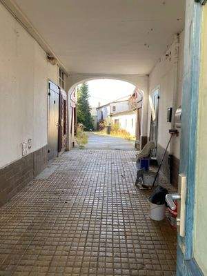 Aktuell: Durchfahrt Blick in Hof