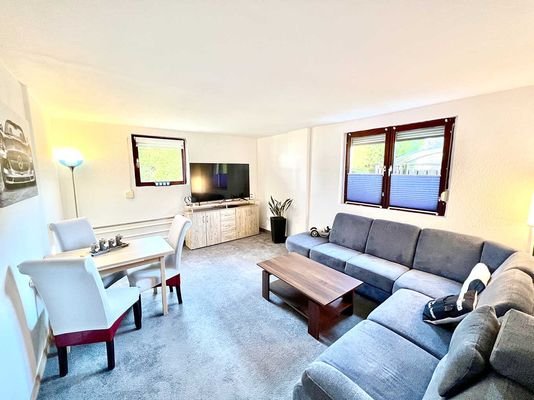 makellos 31 EFH Velgast - Wohnzimmer ELW.jpg