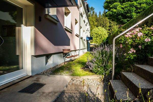 5 Eingang Haus 8.jpg