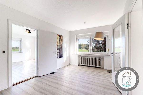 Flur für z.B: Leseecke mit Blick über die Felder