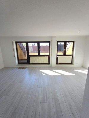 Blick aus dem Wohnzimmer zur Terrasse