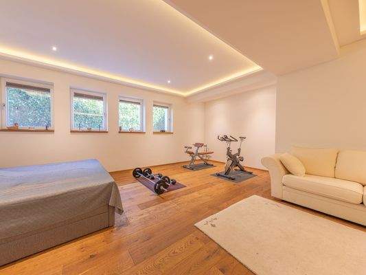 Viel Platz für Wohnen und Hobby