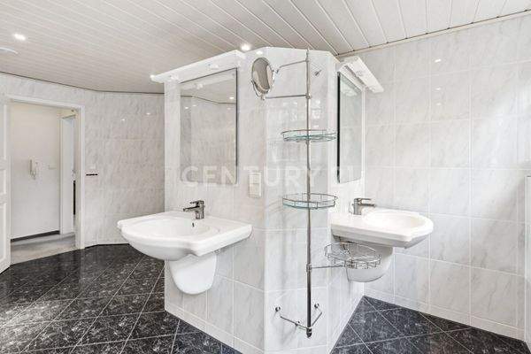 backbone_588183-A_202_WEB