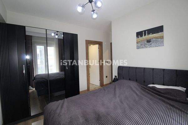 2-Bedroom Flat in a Complex with Pool and Gym in İstanbul Silivri