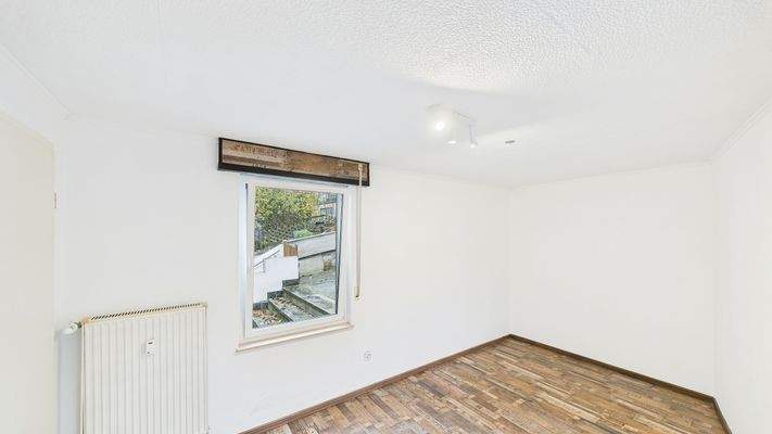 CAM03143G0-PR0197-STILL010